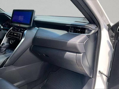 Certified 2023 Toyota Venza Nightshade AWD/4WD image 27