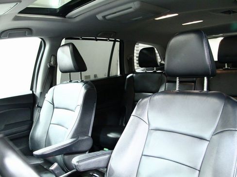 Used 2016 Honda Pilot Touring image 18