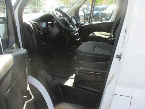 Used 2025 RAM ProMaster 2500 w/ U-Haul Equipment Group FWD image 12