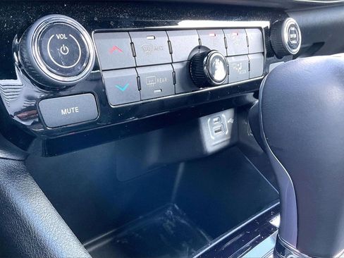 Used 2024 Jeep Compass Latitude w/ Sun and Sound Group image 25