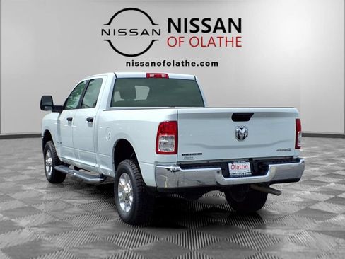 Used 2024 RAM 2500 Big Horn AWD/4WD image 3