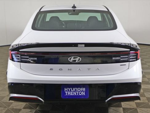 Used 2025 Hyundai Sonata SEL FWD image 11