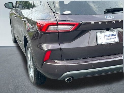 Used 2023 Ford Escape ST-Line w/ Tech Pack #1 FWD image 6