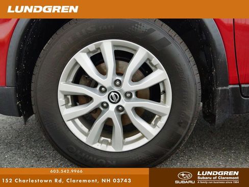Used 2017 Nissan Rogue SV w/ SV Premium Package image 42