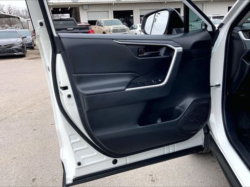 Used 2025 Toyota RAV4 LE image 21