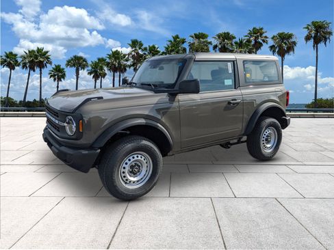 New 2025 Ford Bronco image 4