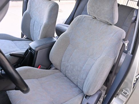 Used 2000 Toyota 4Runner SR5 AWD/4WD image 22