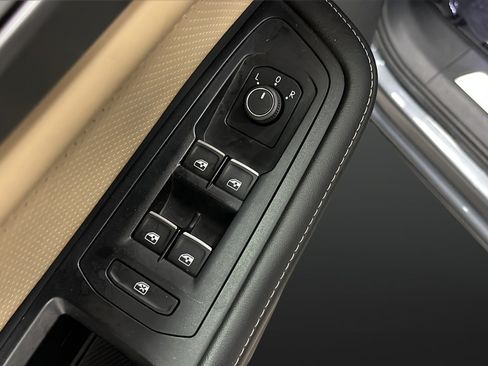 Used 2024 Volkswagen Atlas Cross Sport SE w/ Panoramic Sunroof Package AWD/4WD image 21