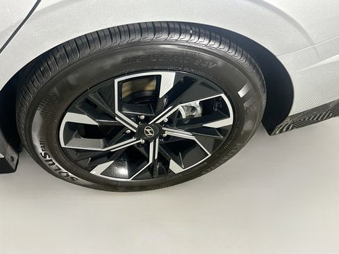 Used 2025 Hyundai Sonata SEL image 11