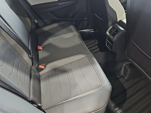 New 2026 Volkswagen Taos SE image 17