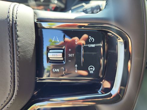 New 2026 Land Rover Range Rover Velar S image 20