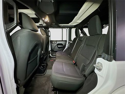 Used 2021 Jeep Wrangler Unlimited Sport image 19