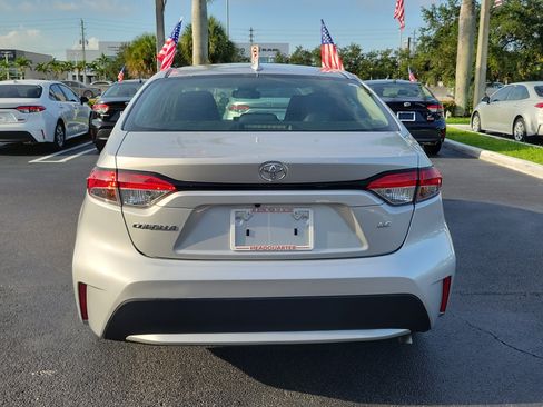 Used 2021 Toyota Corolla LE FWD image 10