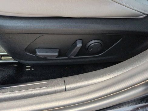 Used 2025 Hyundai Elantra Limited FWD image 14