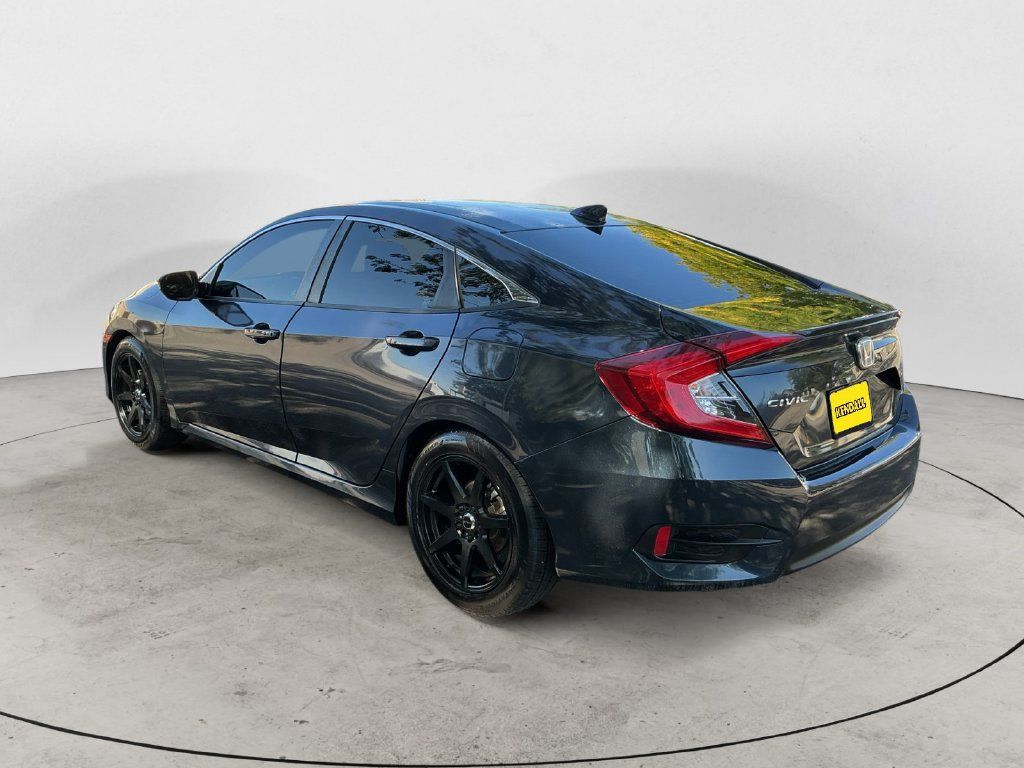 Used 2017 Honda Civic EX-T image 7