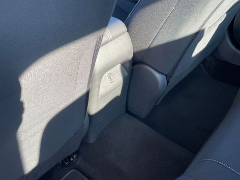 Used 2025 Nissan Sentra SV image 23