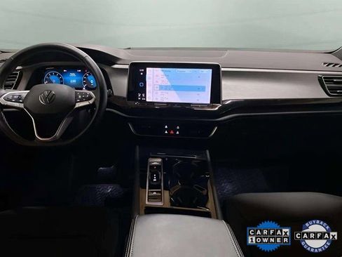 Used 2025 Volkswagen Atlas Cross Sport SE w/ Black Wheel Package image 11