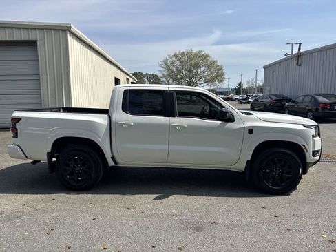 New 2026 Nissan Frontier SV AWD/4WD image 4
