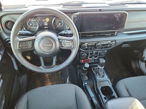 Used 2024 Jeep Wrangler Unlimited Rubicon image 12