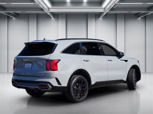 Certified 2023 Kia Sorento SX Prestige image 4