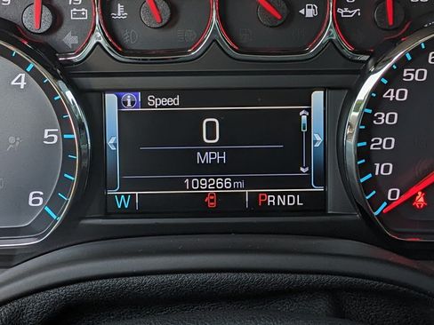Used 2018 Chevrolet Suburban Premier AWD/4WD image 36