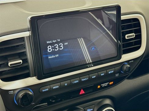 New 2025 Hyundai Venue Limited image 8