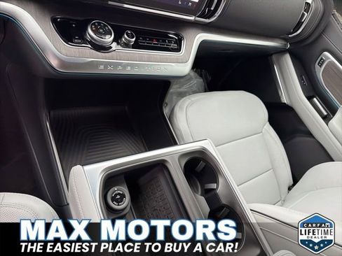 New 2025 Ford Expedition Platinum w/ Platinum Ultimate Package AWD/4WD image 34