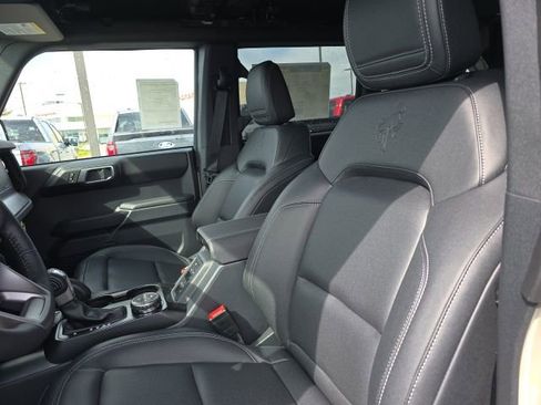 New 2025 Ford Bronco Badlands image 13