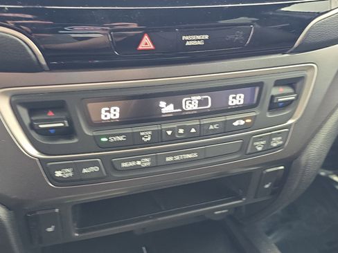 Certified 2025 Honda Passport EX-L image 22