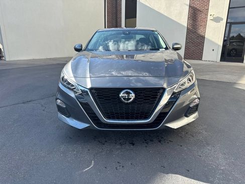 Used 2021 Nissan Altima 2.5 SV w/ SV Premium Package FWD image 3