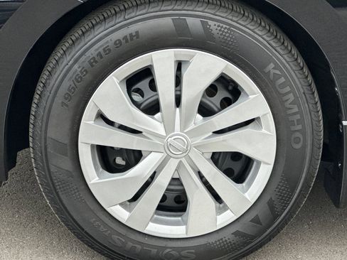 Certified 2025 Nissan Versa S w/ Trunk Package image 29