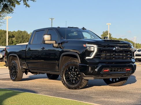 Used 2026 Chevrolet Silverado 2500 LT w/ Trail Boss Package AWD/4WD image 2