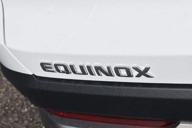 New 2027 Chevrolet Equinox LT FWD image 16