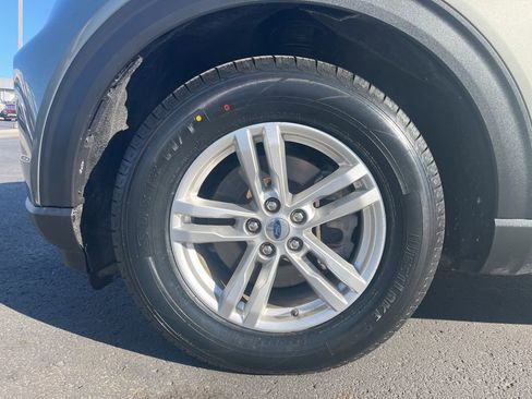 Used 2020 Ford Explorer XLT w/ Equipment Group 202A image 9