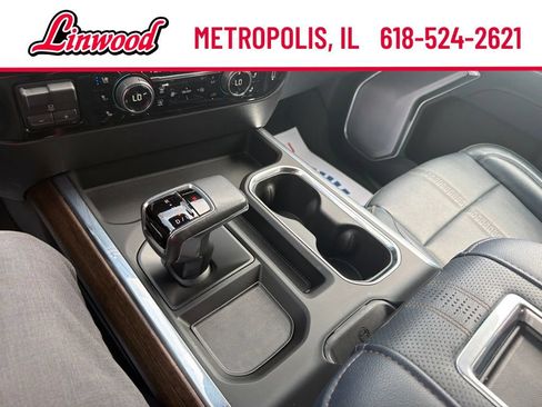 Used 2022 Chevrolet Silverado 1500 High Country w/ High Country Premium Package AWD/4WD image 30