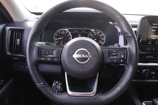 Certified 2025 Nissan Pathfinder SL FWD image 11