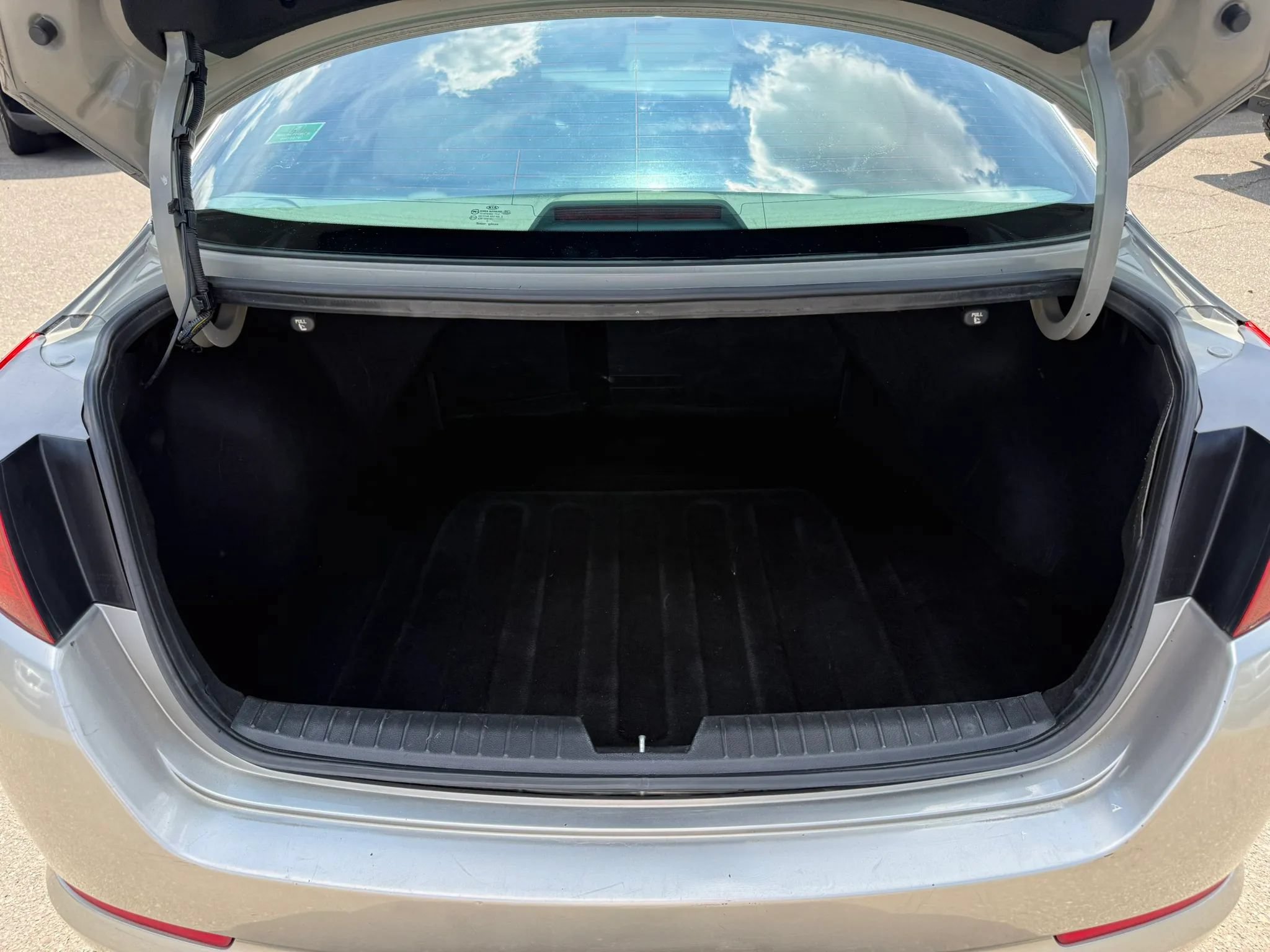 Used 2011 Kia Optima EX FWD image 24