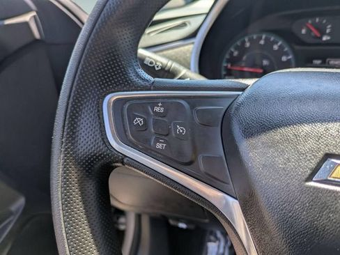 Used 2022 Chevrolet Malibu LT FWD image 18