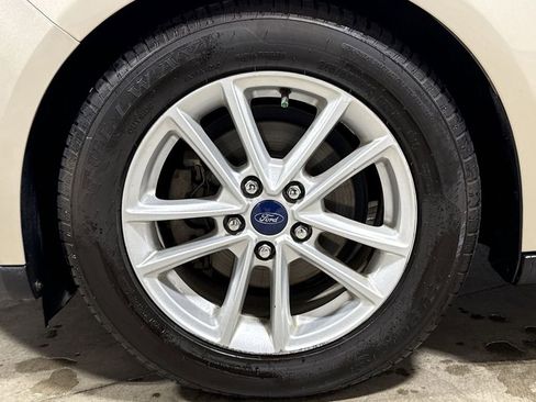 Used 2018 Ford Focus SE w/ Cold Weather Package image 26