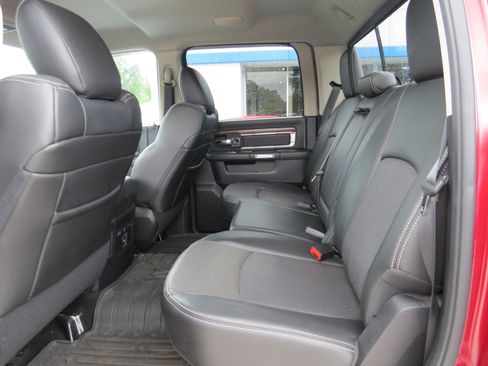 Used 2015 RAM 1500 Laramie w/ Convenience Group AWD/4WD image 16