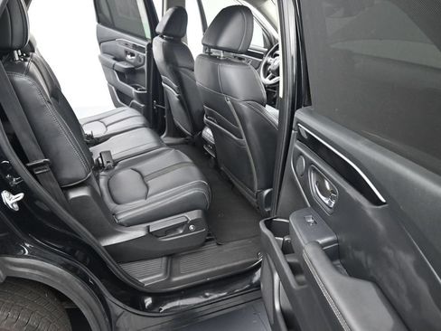 Used 2023 Honda Pilot Touring image 25