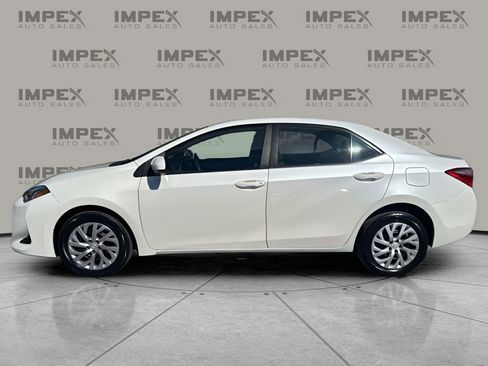 Used 2017 Toyota Corolla LE image 2