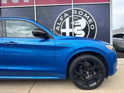 Used 2023 Alfa Romeo Stelvio Estrema AWD/4WD image 3