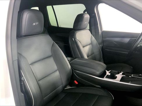 Used 2025 Buick Enclave Sport Touring AWD/4WD image 7