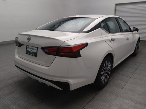 Used 2025 Nissan Altima 2.5 SV FWD image 9