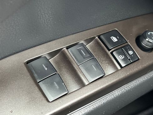 Used 2023 Toyota Camry SE image 17