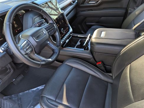 Used 2025 GMC Yukon Denali image 11