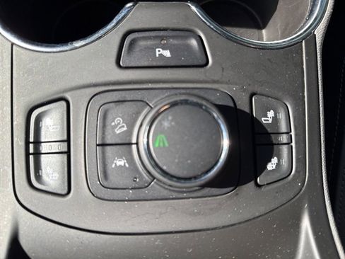 Used 2022 GMC Terrain SLT w/ Infotainment Package II image 23