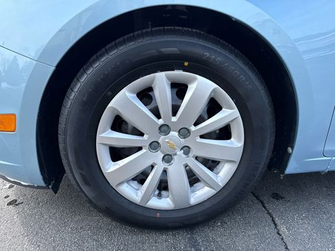 Used 2011 Chevrolet Cruze LT image 9