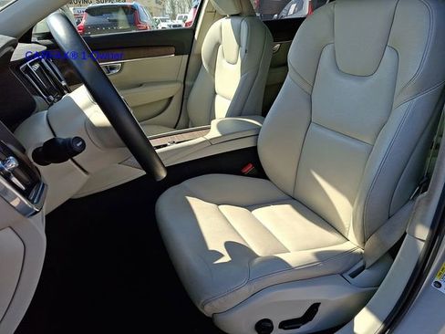 Used 2022 Volvo V90 B6 Cross Country w/ Advanced Package image 15